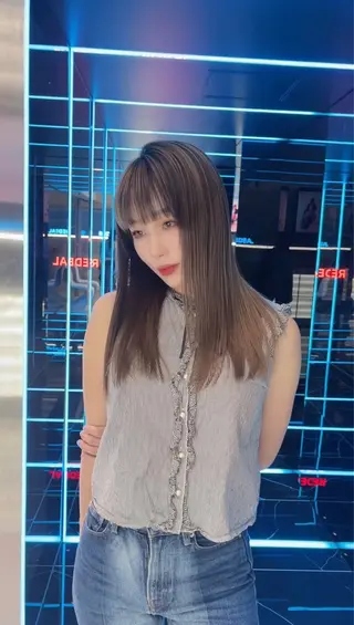 セミロング REDEAL 渋谷所属・こうき/縮毛矯正/ ブリーチ縮毛矯正のヘアスタイル