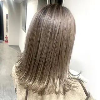 セミロング 松井那津子 /ハイライトブリーチのヘアスタイル