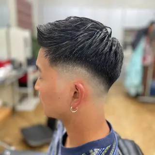 ショート メンズ 海老原 コウのヘアスタイル