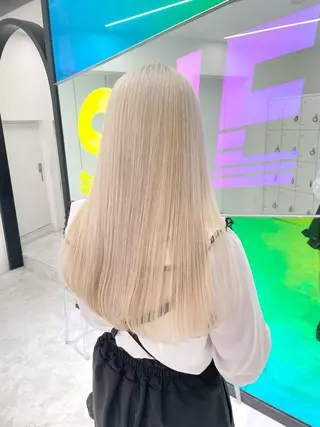 セミロング カラー 🤍💕ブリーチカラ ーAyaka💕🤍のヘアスタイル