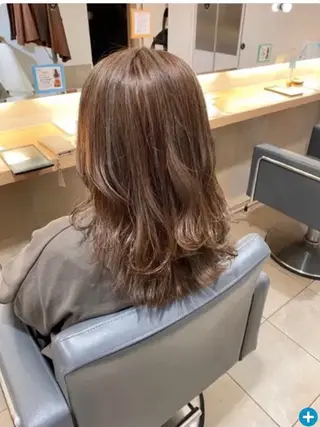 ミディアム 菅沼 紀世のヘアスタイル