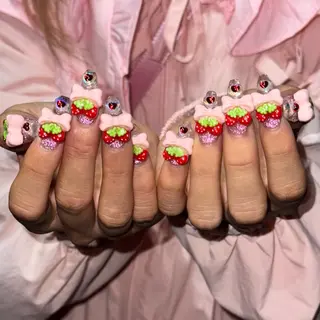 ネイル RIEKO🍒 ワンホン♡推しネイルのネイルデザイン