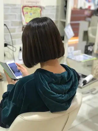 ショート カラー 西 めぐみのヘアスタイル
