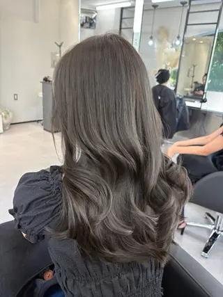 ロング カラー 堀江/透明感 ベージュ/白川幸太のヘアスタイル