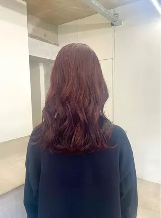 ロング カラー 小出 萌恵のヘアスタイル