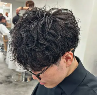 ミディアム パーマ メンズ 板岡 丈一のヘアスタイル
