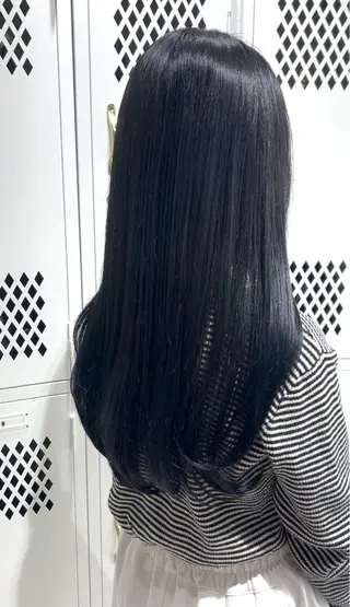 ロング カラー 赤みゼロ 🤎柔ベージュのヘアスタイル