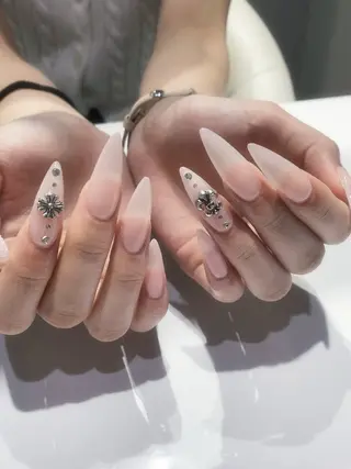 ネイル NOLIMIT.OSAKA所属・NOLIMIT naoのネイルデザイン