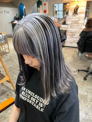 ミディアム カラー ツキノキ ミナのヘアスタイル