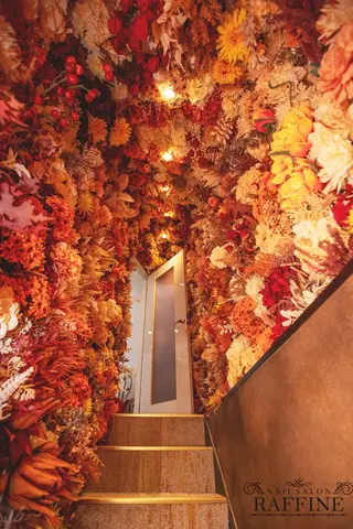 RAFFINE 月🦋🩵のネイルデザイン