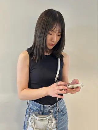 ミディアム カラー nonoka オリーブ/レイヤーのヘアスタイル