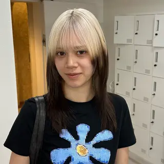 セミロング REAL 心斎橋所属・ブリーチ/ベージュ /ピンク🦋ナツミのヘアスタイル