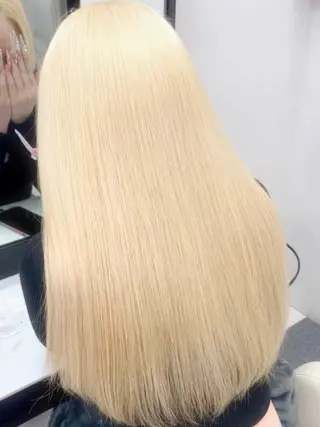 ロング wistell所属・ハイトーン/艶カラー sarina🩷のヘアスタイル