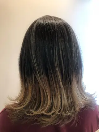 セミロング 似合わせ.ﾍｱｾｯﾄ 得意🌹井上美沙のヘアスタイル