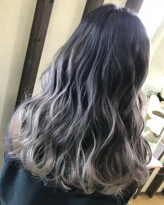 カラー corte【コルテ】所属・ナオイ ユウキのヘアスタイル
