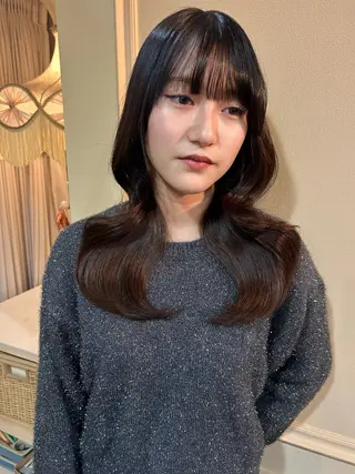 ロング カラー 'AXISガスビル Rinのヘアスタイル