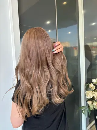 ロング カラー 髙木琉菜／レイヤー パーソナルカラーのヘアスタイル