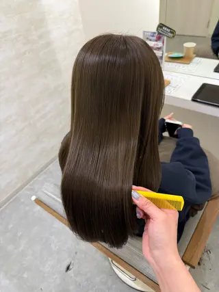 ミディアム カラー 髪質改善&艶感カラー 🪄岡井美結のヘアスタイル