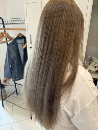 カラー YOLO by diar所属・飯野 ゆめかのヘアスタイル