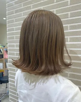 ミディアム 植田 菜月のヘアスタイル