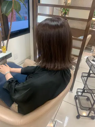 ミディアム カラー 羽エクステ🩷 🤍まき🤍のヘアスタイル