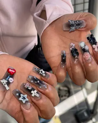 ネイル 🪐富島彩夏 /海外nail🪐のネイルデザイン