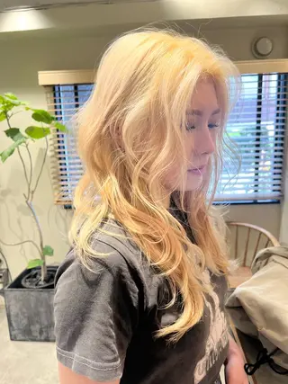 ロング カラー 🦮shiori アイドルオタク🦮のヘアスタイル