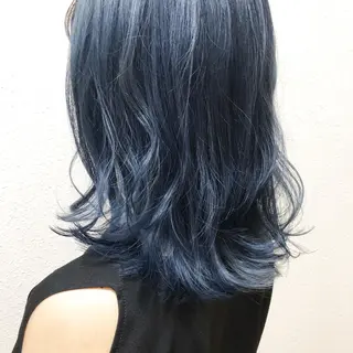 ミディアム カラー feery所属・中司 莉菜のヘアスタイル