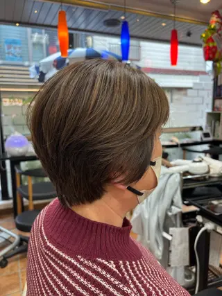 ミディアム カラー 岡崎 美紀のヘアスタイル