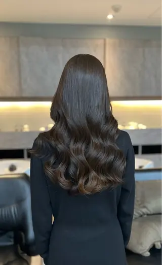 ロング 🫧髪質改善•艶カラ ー特化🫧谷奥甲太のヘアスタイル