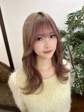 セミロング カラー 大潮 梨奈のヘアスタイル
