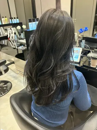 ロング HARUKI MINATO Japan FUKUOKA所属・秋屋 美々梨のヘアスタイル