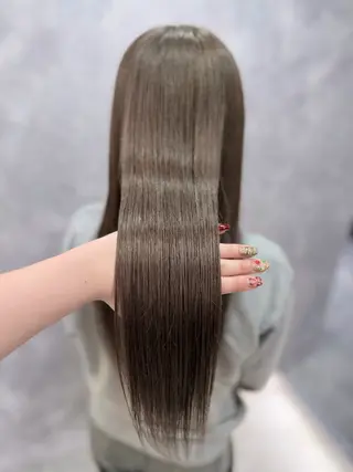 ロング encount by mahalo 千葉所属・加賀文乃/ハイトーン /艶カラー/派手髪のヘアスタイル