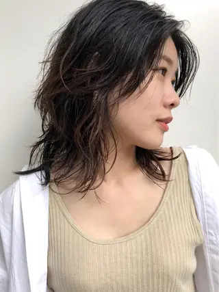 ミディアム カラー パーマ Loom.所属・村上雅人 ナチュラルモードのヘアスタイル