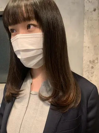 セミロング Asti blanche所属・ブリーチなしWカラー /地毛風/小林凪沙のヘアスタイル