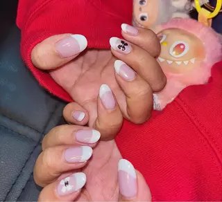 ネイル 𝐁𝐞𝐥𝐥 𝐦𝐞のネイルデザイン