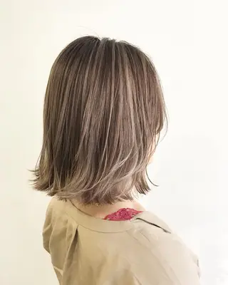 ミディアム ハルカ/透け感カラー /顔周りレイヤーのヘアスタイル