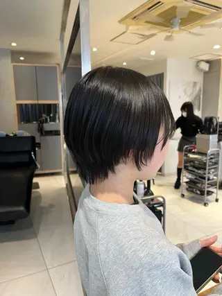 ショート カラー パーマ ボブカットモデル/ えのもとりきのヘアスタイル