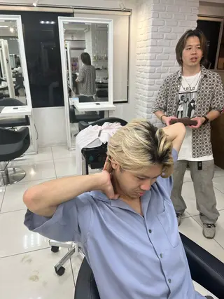 ミディアム カラー パーマ メンズ 【シャドウパーマ センターパート】義心のヘアスタイル