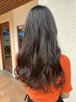 ロング カラー ヘアアレンジ putri 川邉 優花のヘアスタイル