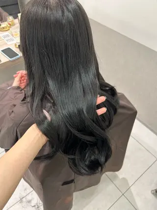 セミロング カラー オリーブ/アッシュ やわらか透明感カラーのヘアスタイル