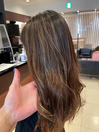 セミロング カラー Kamie みかじりのヘアスタイル