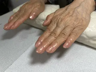 ネイル Eyelash & nail Buena 高円寺店所属・新人ネイリスト yuaのネイルデザイン