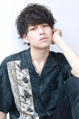 ショート カラー パーマ メンズ 赤み消し🌿 透明感カラー🫧のヘアスタイル