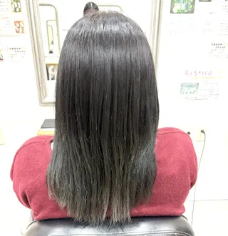 セミロング カラー 堀川 希歩のヘアスタイル