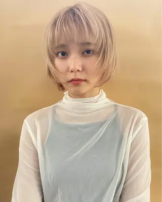 ショート カラー Loom.所属・村上雅人 ナチュラルモードのヘアスタイル