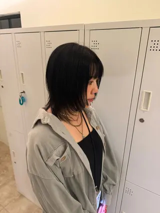 ミディアム 奥村 悠菜のヘアスタイル