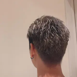 カラー PELE WAKAのヘアスタイル