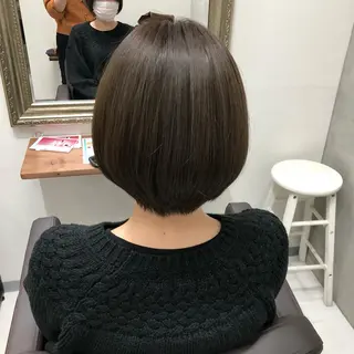 ショート カラー 山本 佳奈のヘアスタイル