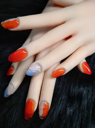 ネイル White  Se7enのネイルデザイン